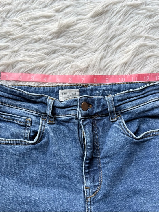 Anthropologie Pilcro The Yaya Raw Hem Denim Mid Rise Jeans Women's Size 28 - Picture 9 of 9